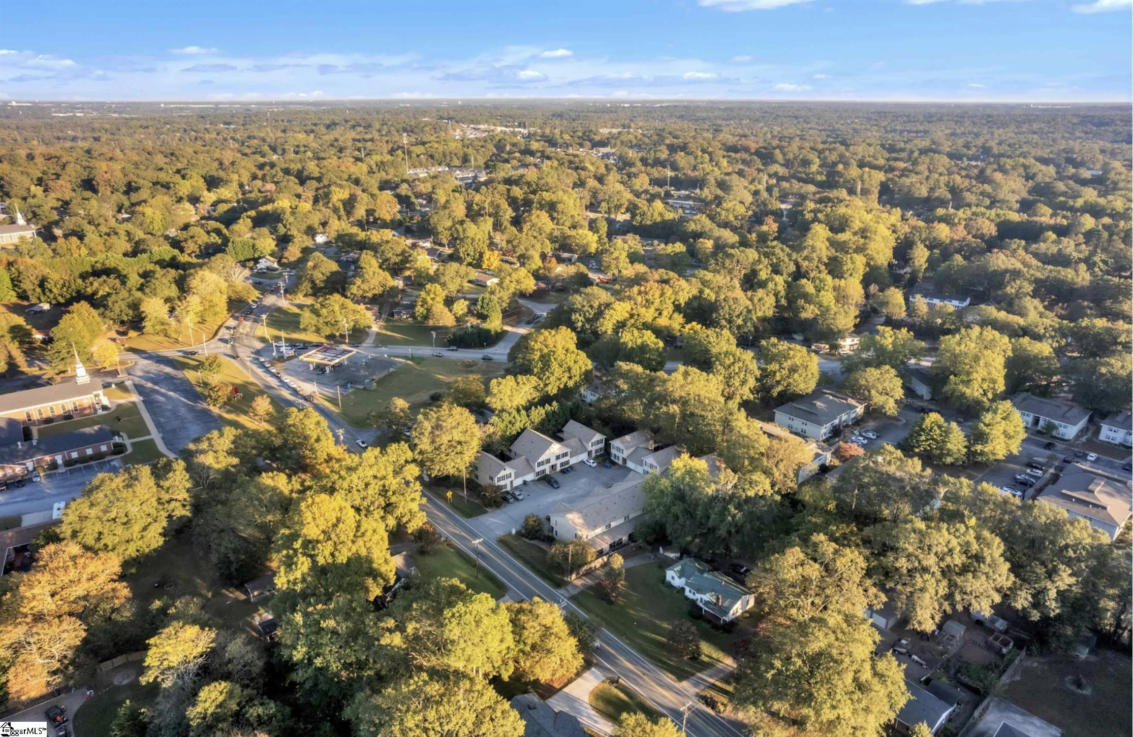 1122 East Lee Road Taylors, SC 29687 - Photo 5 of 30