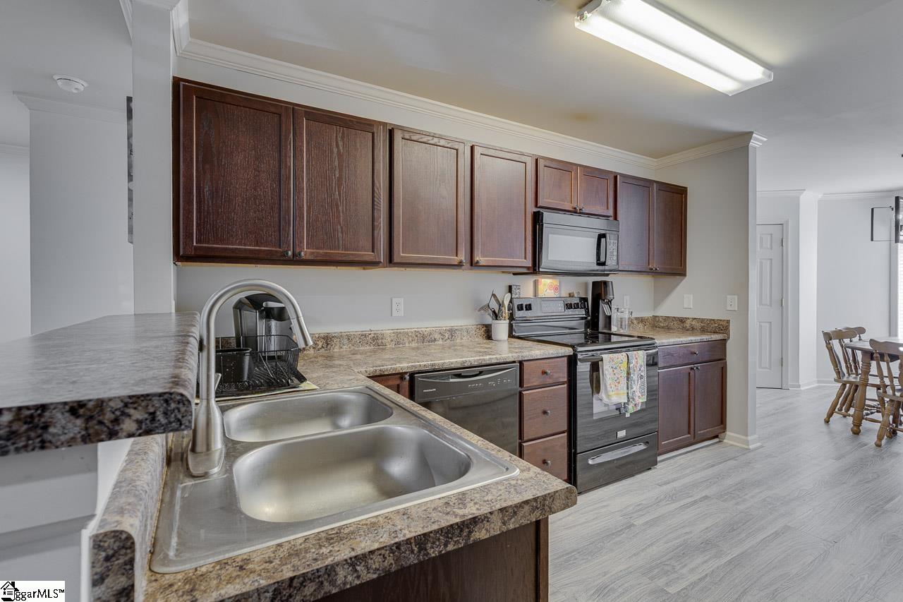 1122 East Lee Road Taylors, SC 29687 - Photo 9 of 30