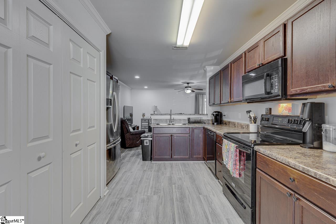 1122 East Lee Road Taylors, SC 29687 - Photo 10 of 30