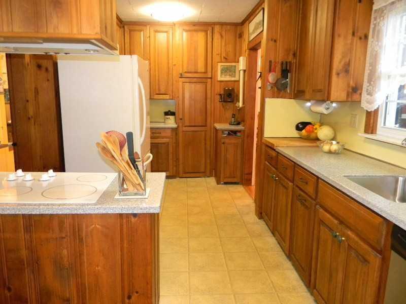 277 Foreside Road Falmouth, ME 04105 - Photo 9 of 12 Kitchen.