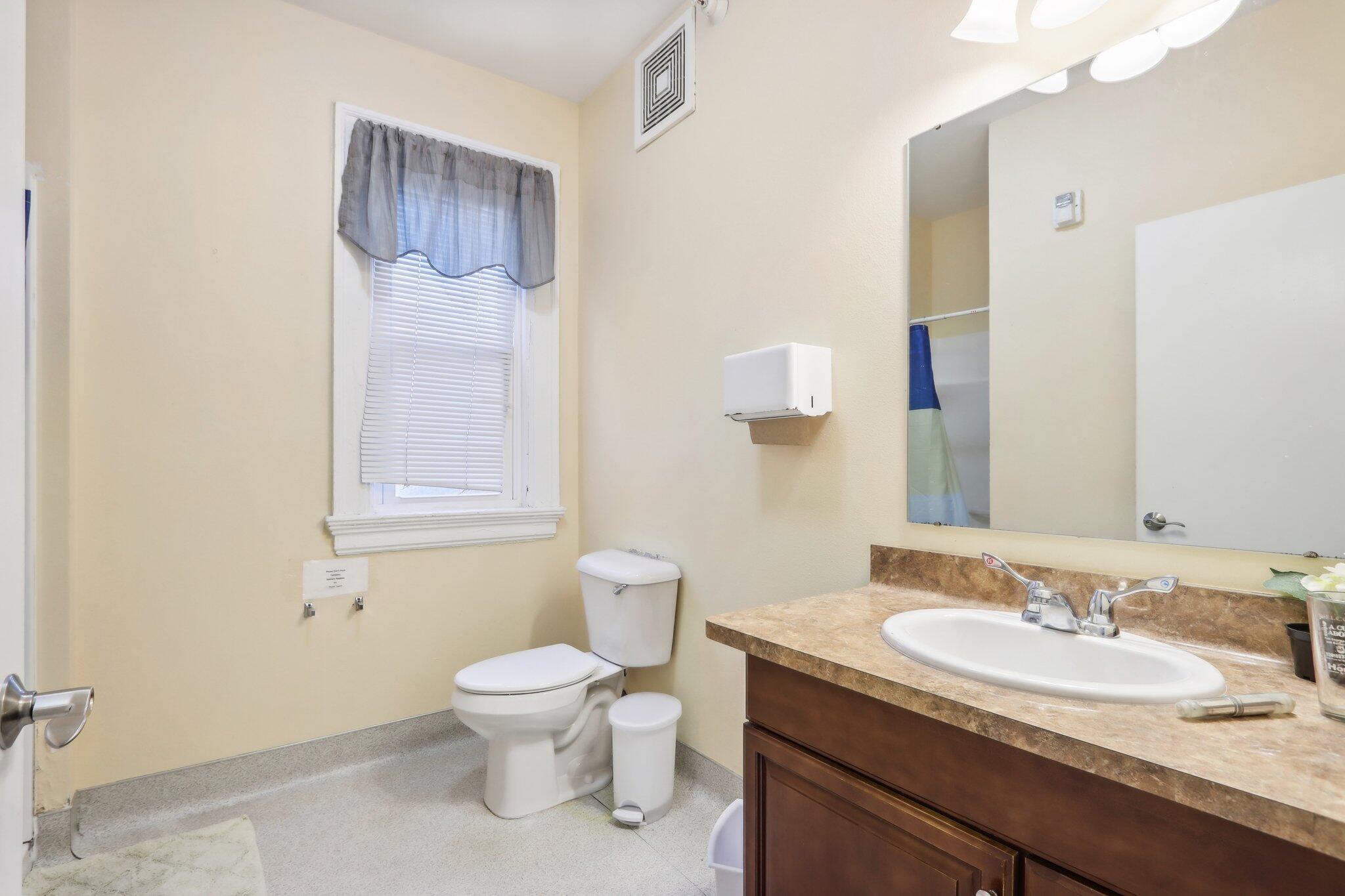 1022 West Madison Street, Unit 1024 Milwaukee, WI 53204 - Photo 24 of 50 located on 2nd floor with shower stall