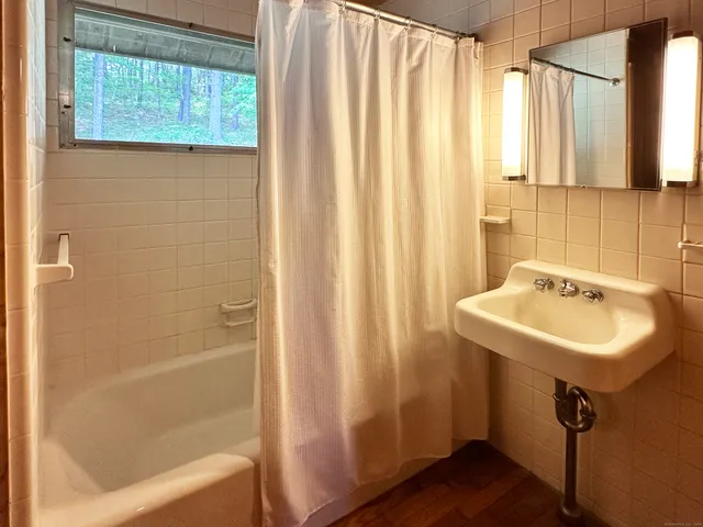 $3,700 | 61 Preston Lane, Salisbury, CT 06068