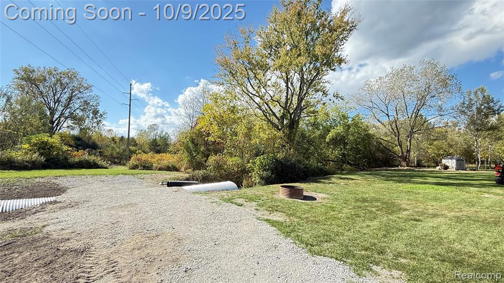 1139 Michigan Road Port Huron, MI 48060 - Photo 3 of 38