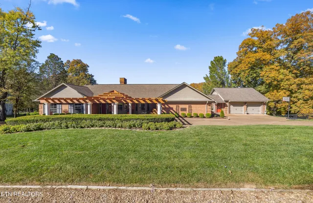 $1,950,000 | 1442 Darbee Drive, Morristown, TN 37814