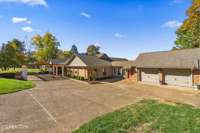 $1,950,000 | 1442 Darbee Drive, Morristown, TN 37814