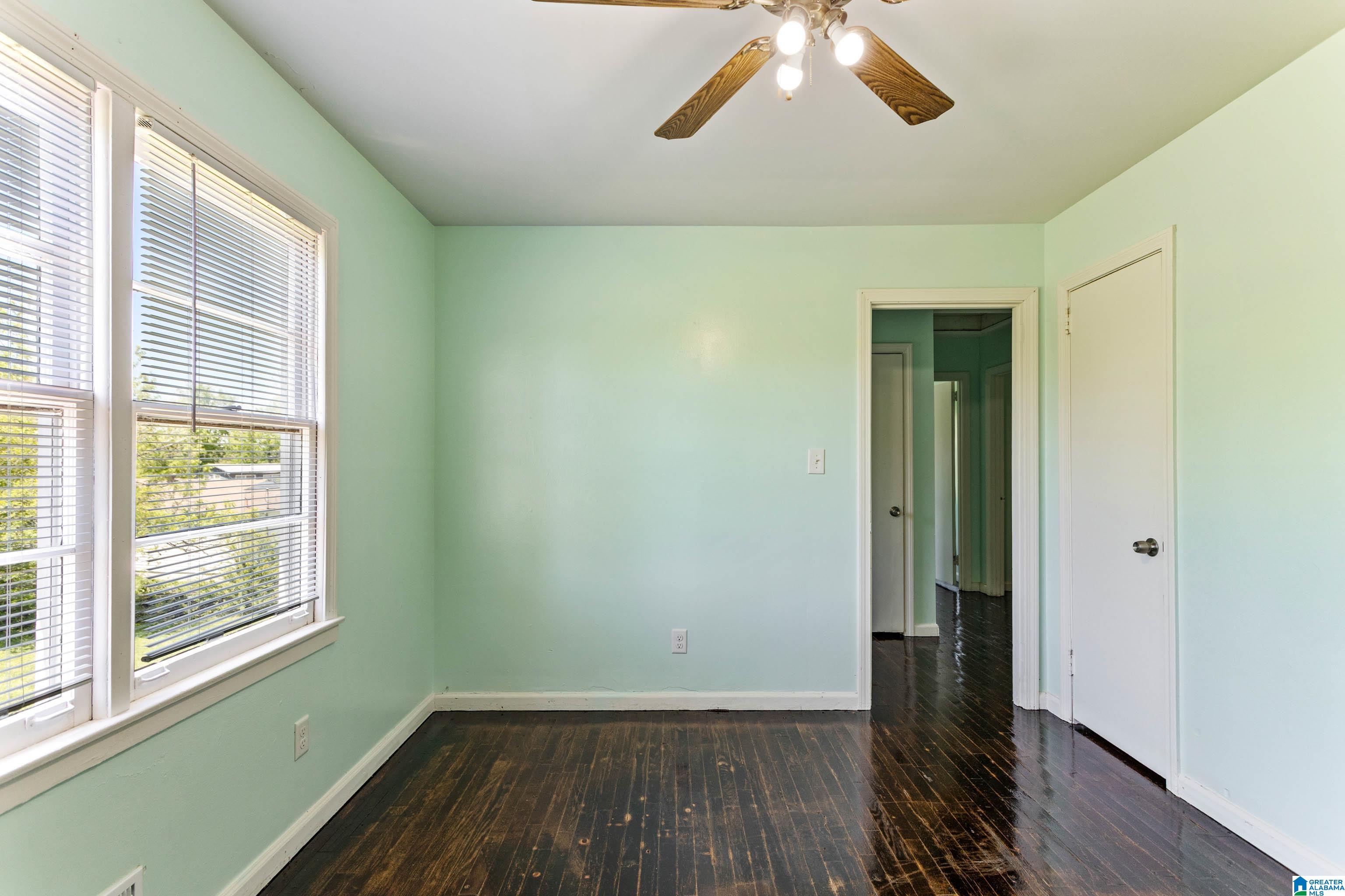 809 29th Avenue Northeast Center Point, AL 35215 - Photo 8 of 30