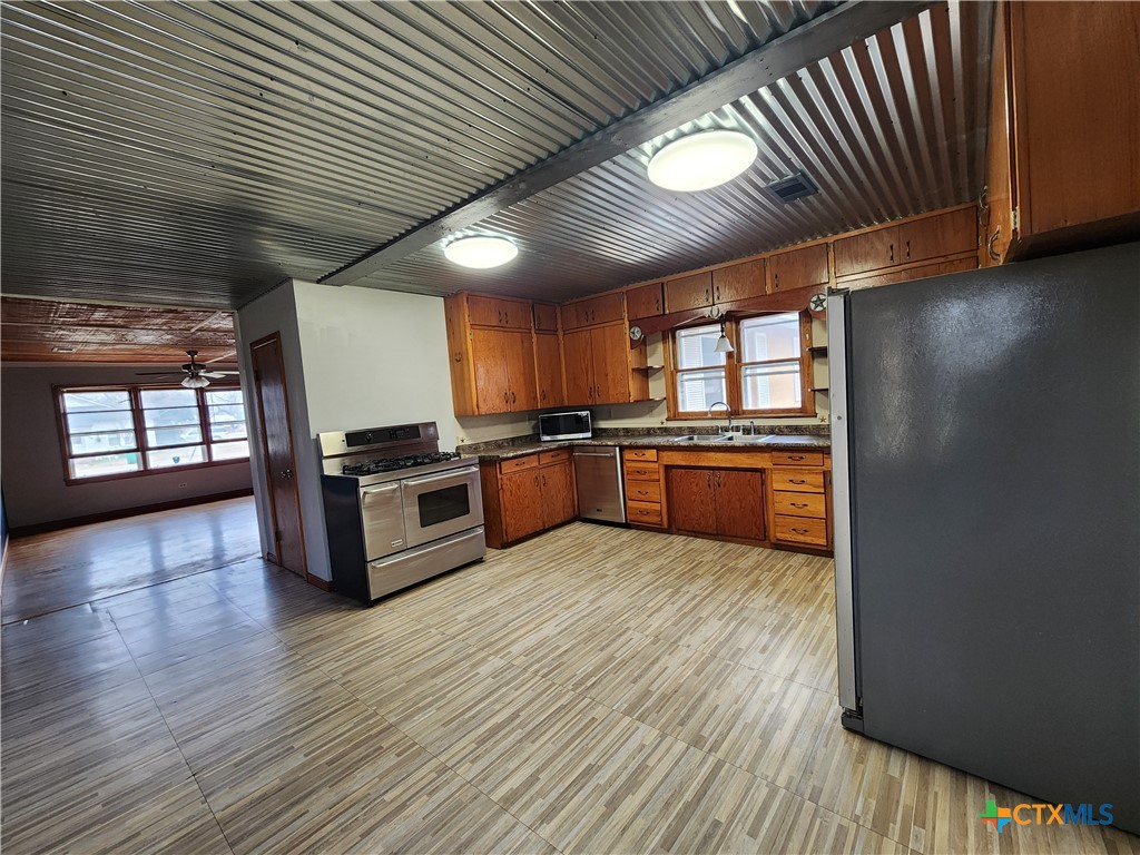 609 6th Street Moody, TX 76557 - Photo 14 of 43