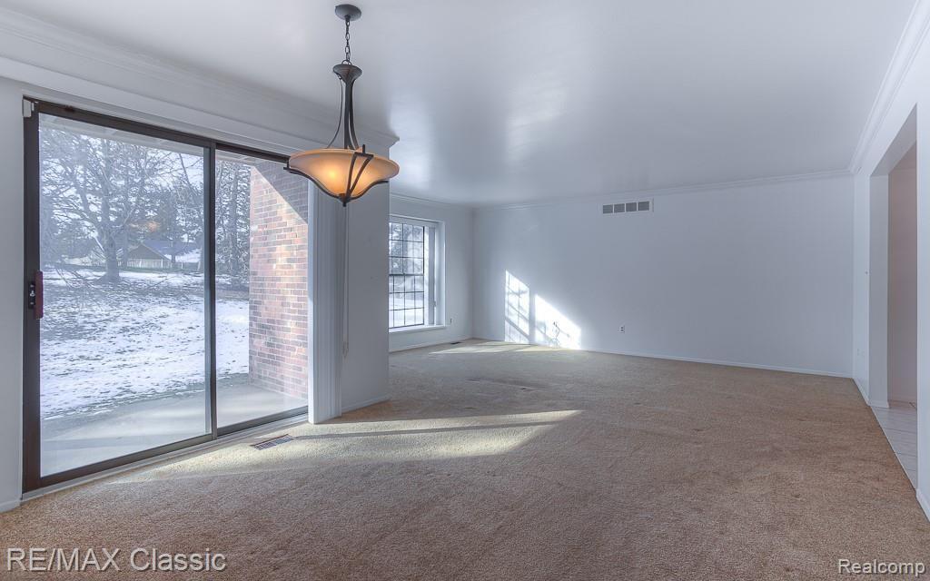 37031 Ridgedale Court Farmington Hills, MI 48331 - Photo 5 of 28