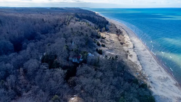 $679,000 | 2225 Apache Drive, Shelby, MI 49455