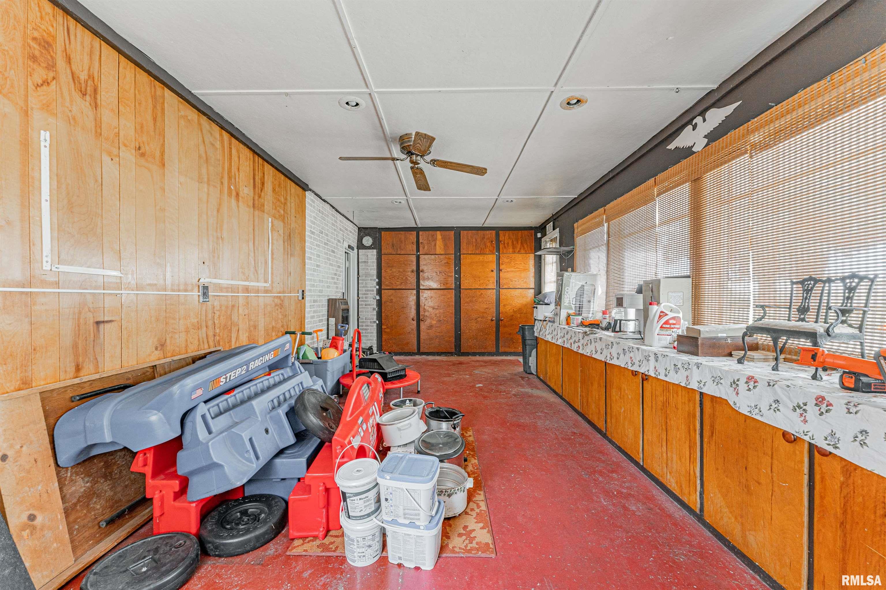 731 Palmer Avenue Lincoln, IL 62656 - Photo 31 of 36