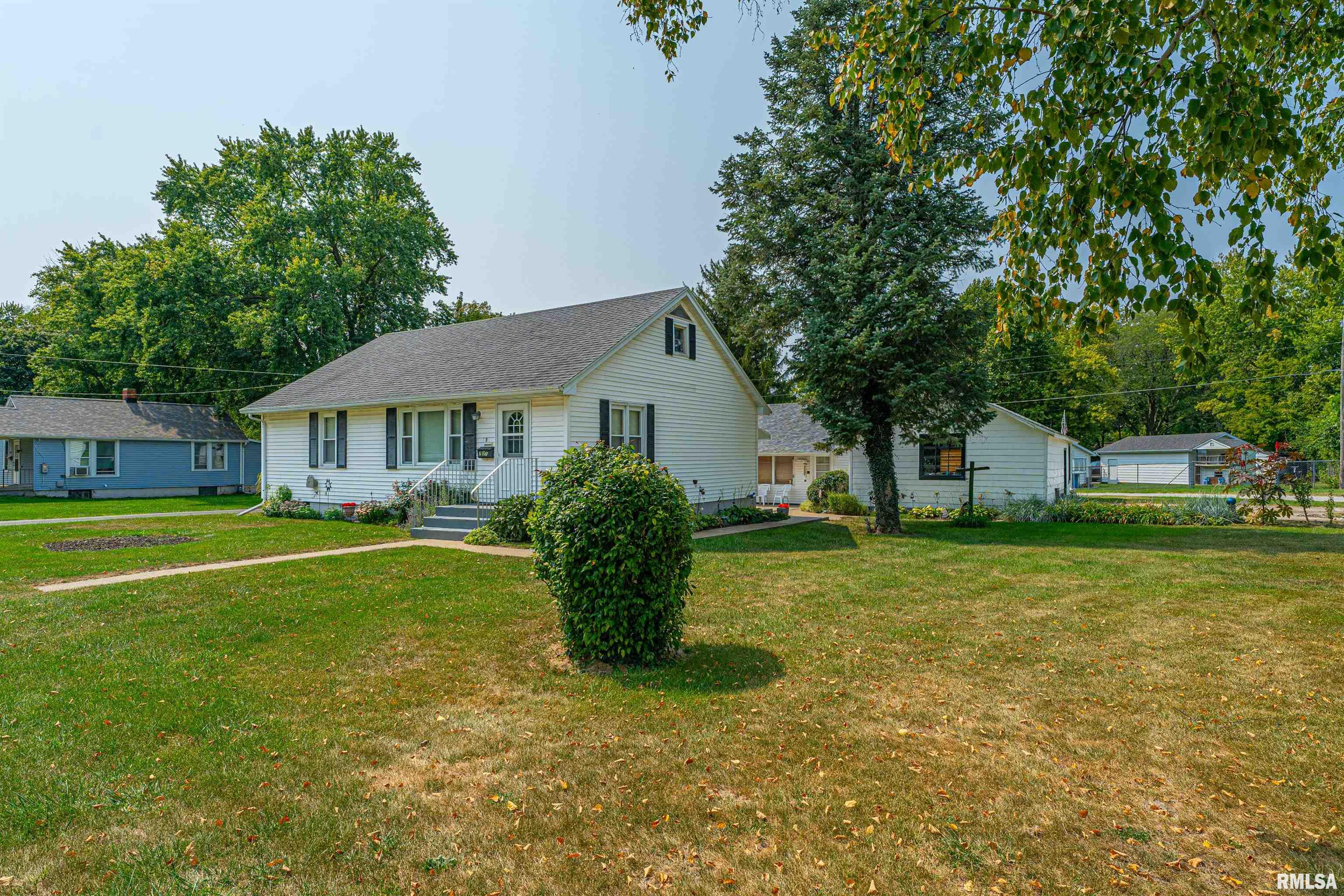 731 Palmer Avenue Lincoln, IL 62656 - Photo 6 of 36