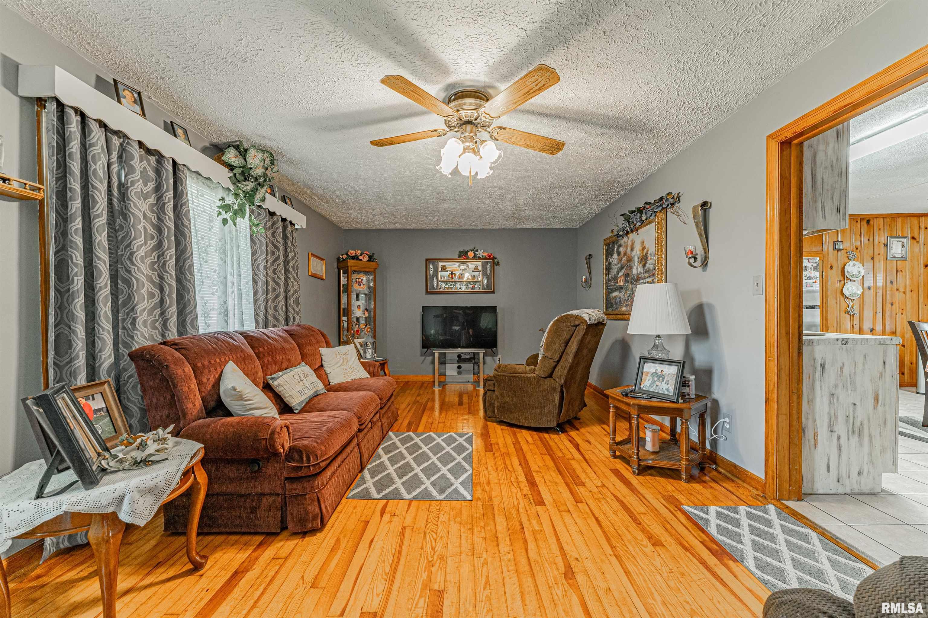 731 Palmer Avenue Lincoln, IL 62656 - Photo 8 of 36