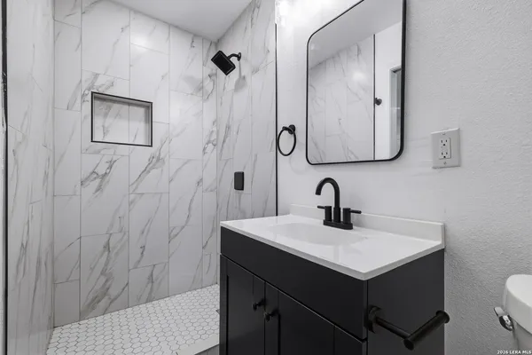 $1,450 | 1110 1/2 Avenue South, Hondo, TX 78861