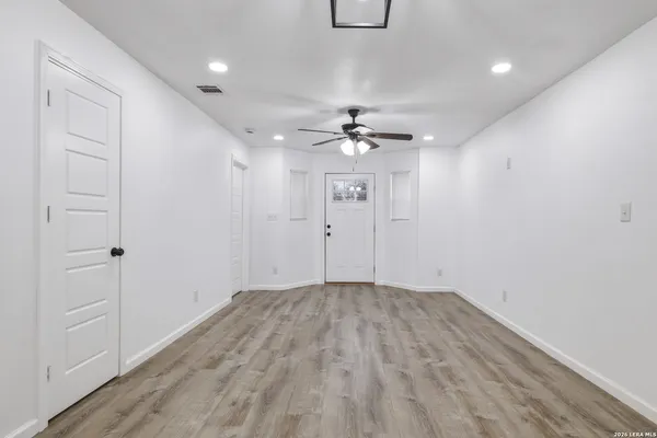 $1,450 | 1110 1/2 Avenue South, Hondo, TX 78861