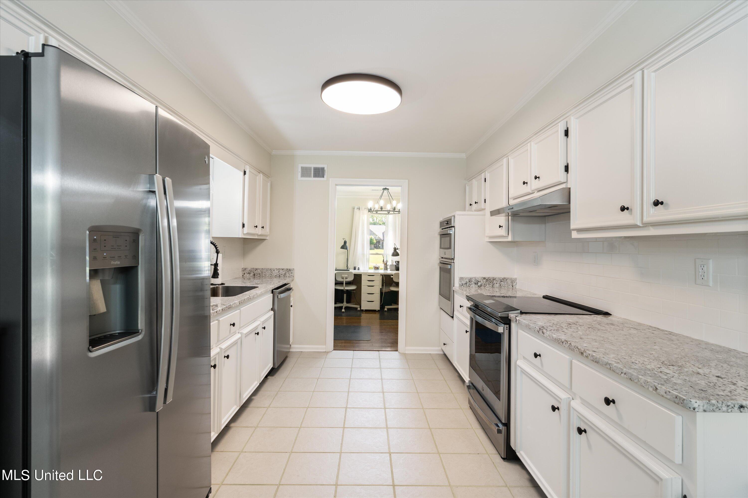 1935 Mt Pleasant Road Hernando, MS 38632 - Photo 13 of 50 Kitchen!