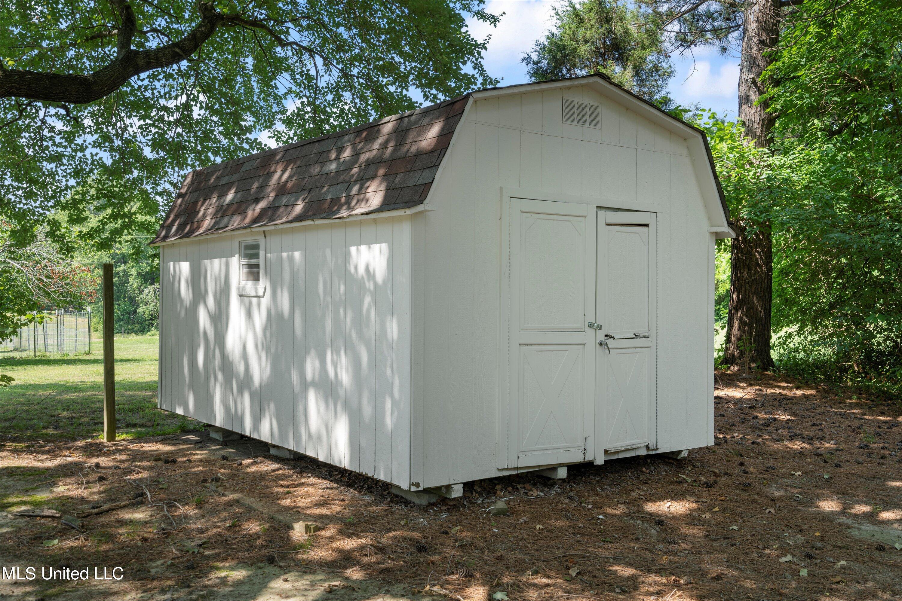 1935 Mt Pleasant Road Hernando, MS 38632 - Photo 42 of 50 Storage building!