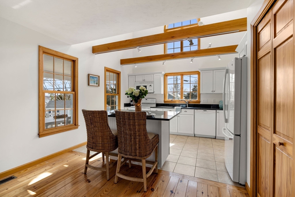 135 Leeward Road Bourne, MA 02532 - Photo 12 of 31