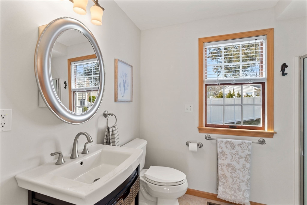 135 Leeward Road Bourne, MA 02532 - Photo 17 of 31