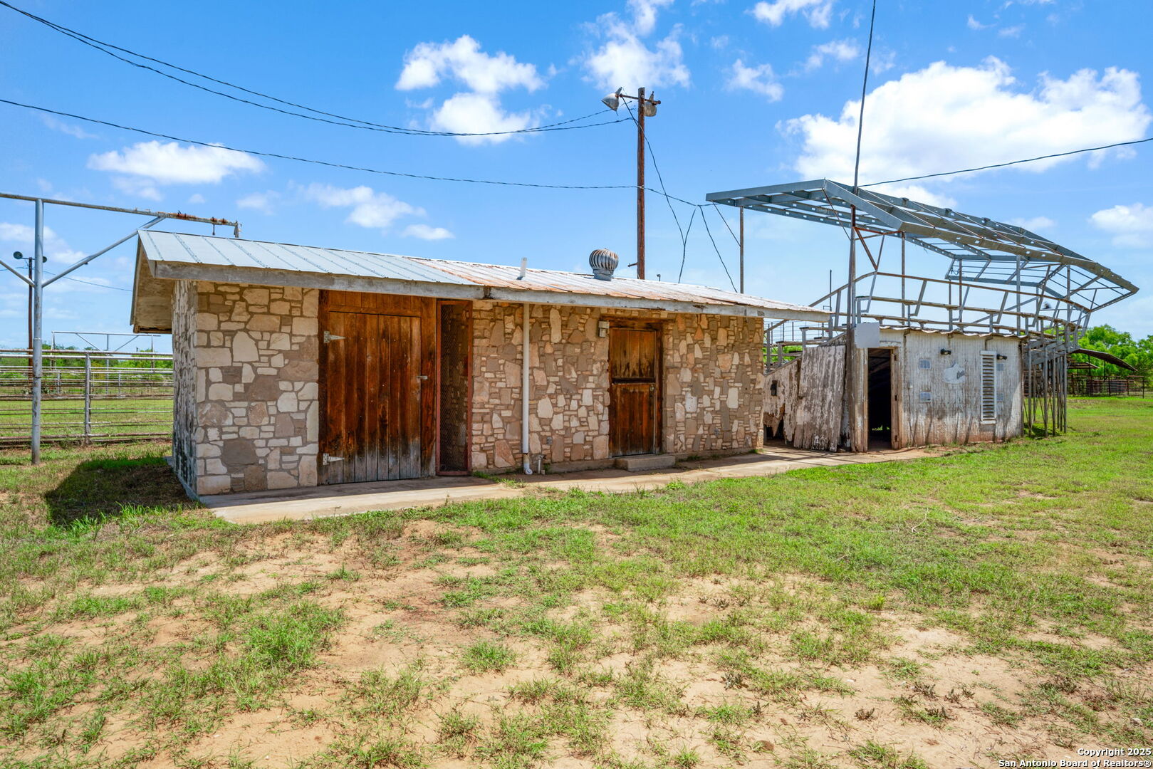 11224 Atkins Road Atascosa, TX 78002 - Photo 15 of 30