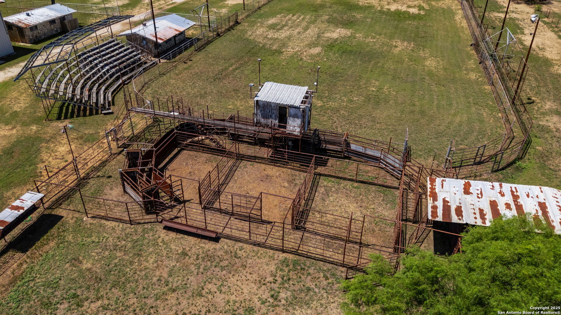 11224 Atkins Road Atascosa, TX 78002 - Photo 27 of 45 a view of a backyard with sitting area