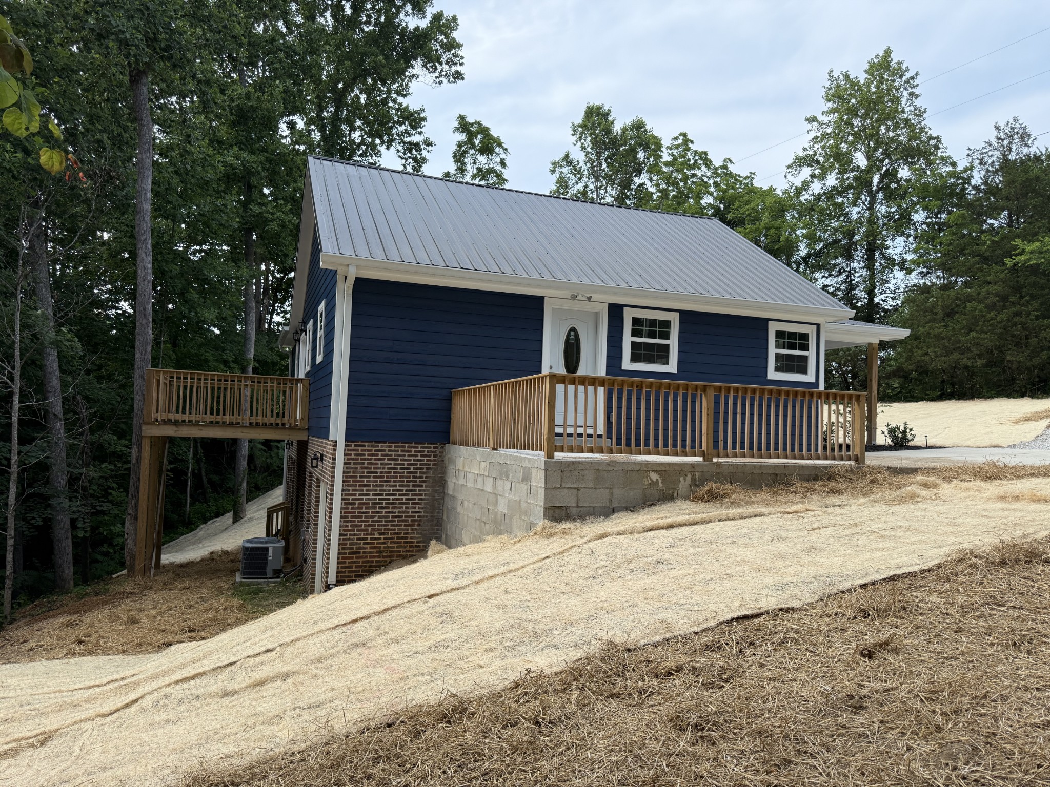 993 Throneberry Road Normandy, TN 37360 - Photo 6 of 56 a house with a outdoor space