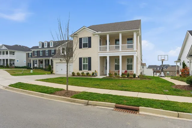 $780,000 | 550 Snapdragon Lane, Hendersonville, TN 37075