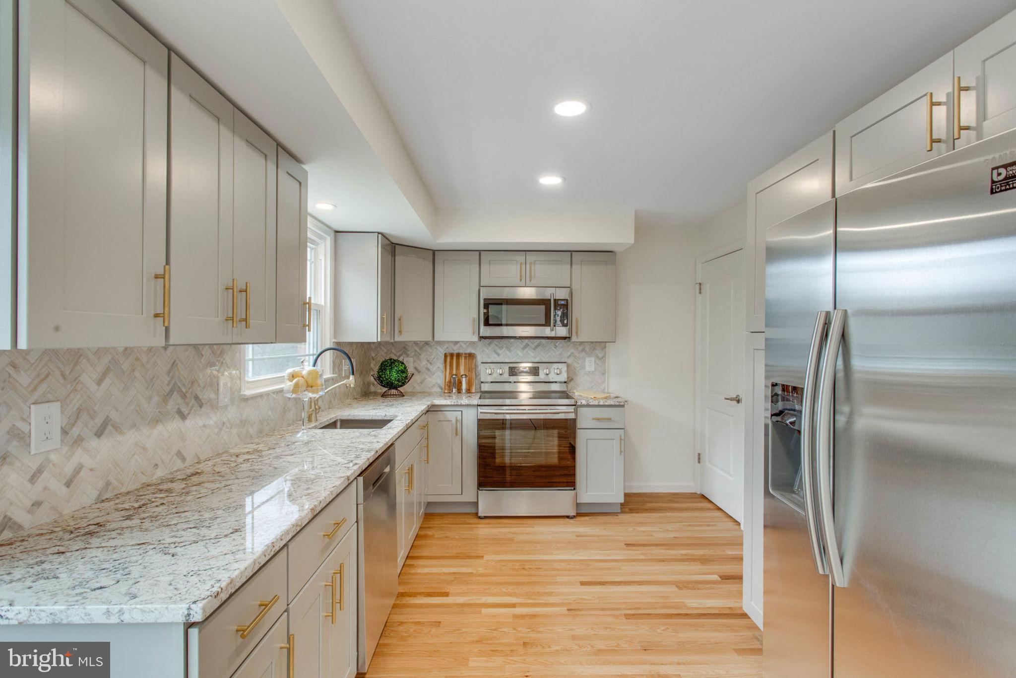 6902 Spur Road Springfield, VA 22153 - Photo 11 of 46 Kitchen