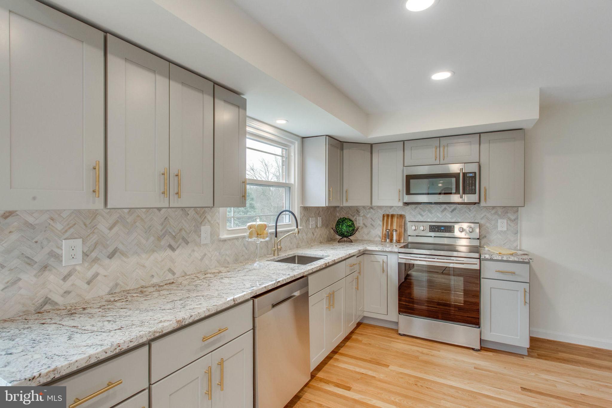 6902 Spur Road Springfield, VA 22153 - Photo 12 of 46 Kitchen