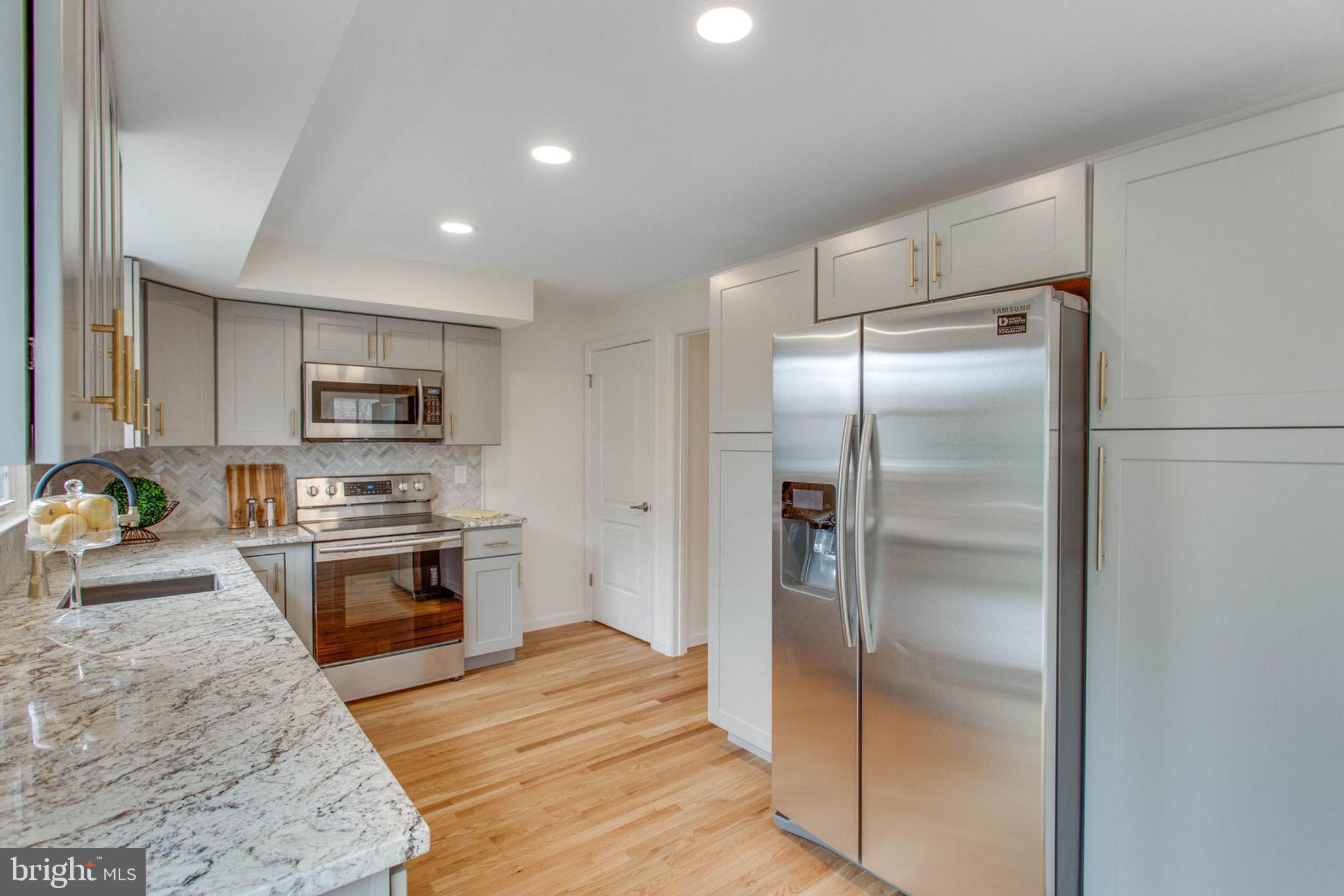 6902 Spur Road Springfield, VA 22153 - Photo 13 of 46 Kitchen