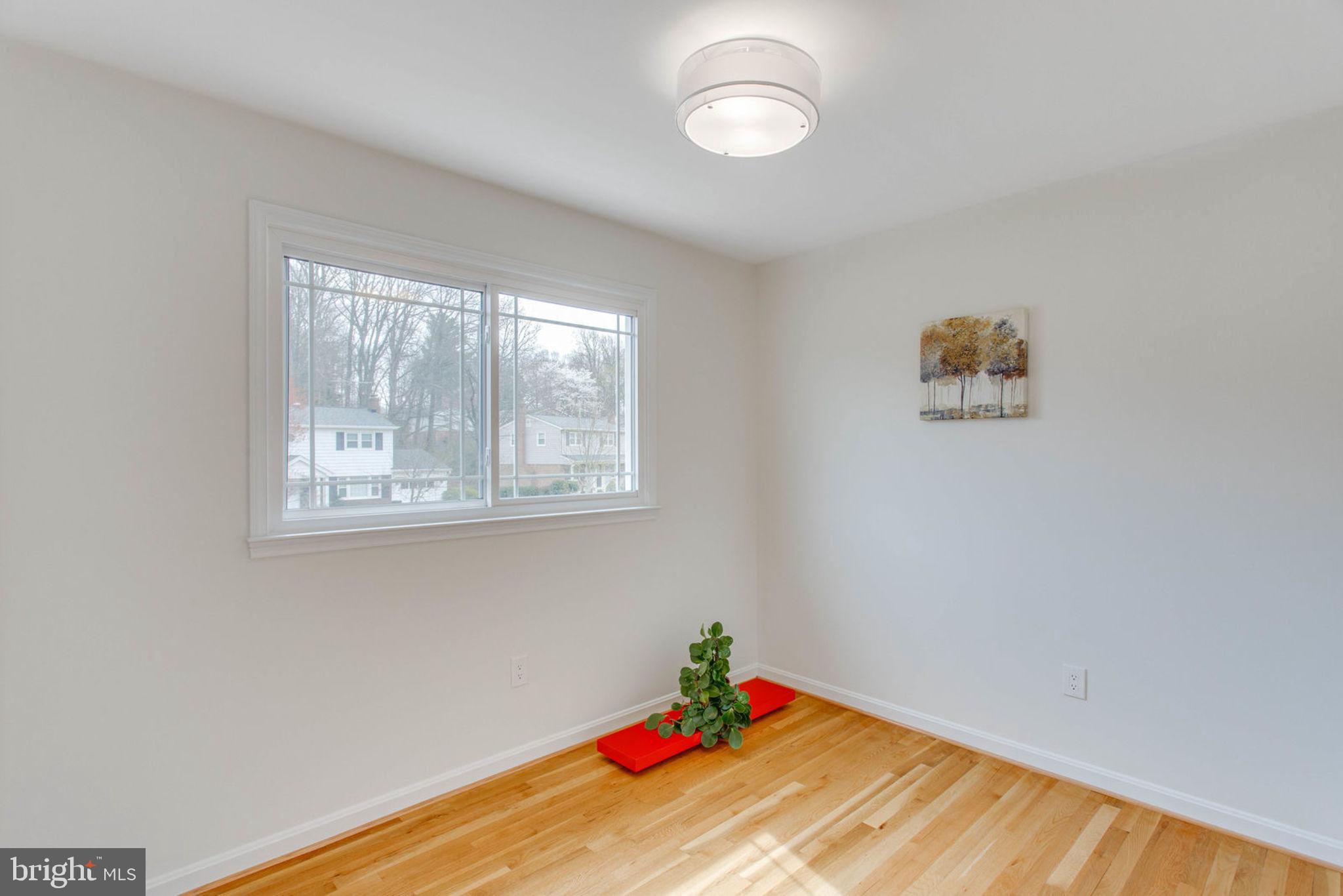 6902 Spur Road Springfield, VA 22153 - Photo 25 of 46 Bedroom 3