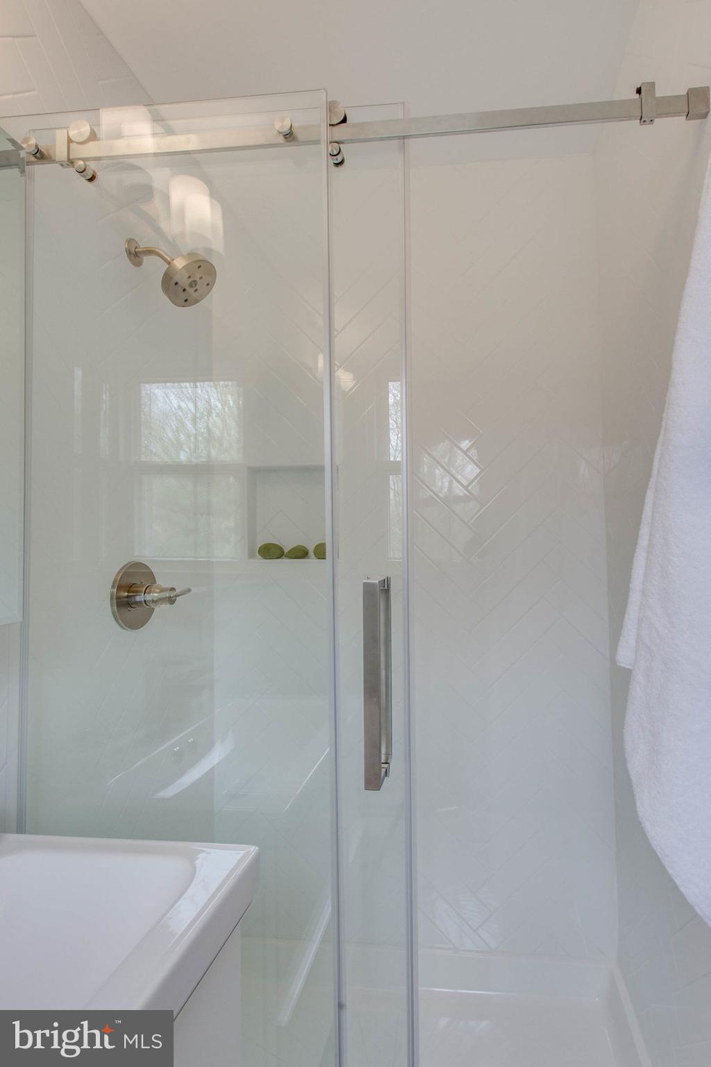 6902 Spur Road Springfield, VA 22153 - Photo 30 of 46 Master Bathroom