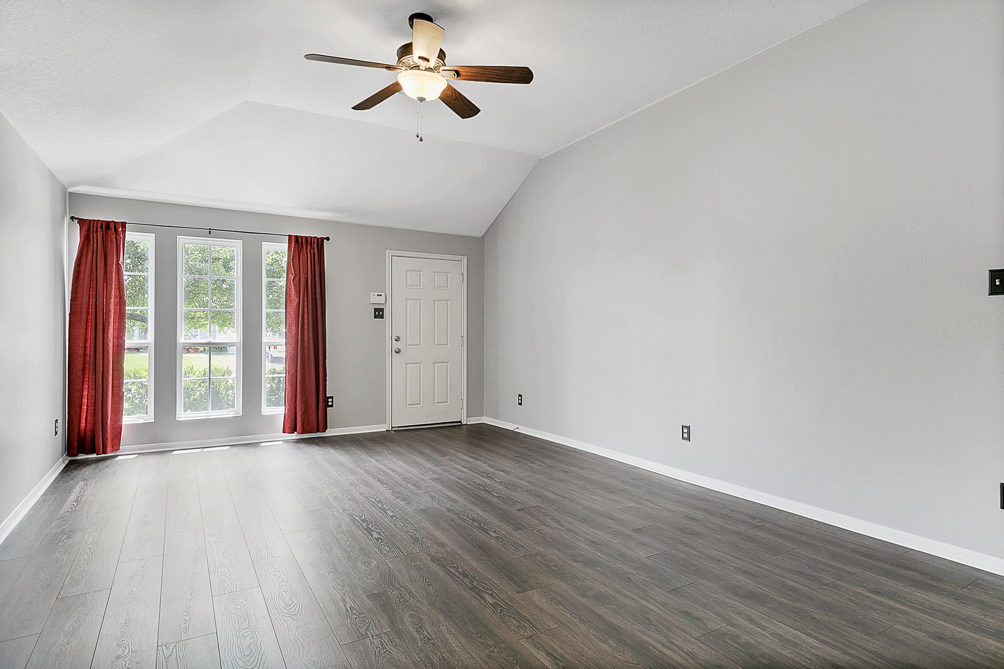 2331 Old Ox Road Spring, TX 77386 - Photo 4 of 16 Another view of the spacious living room