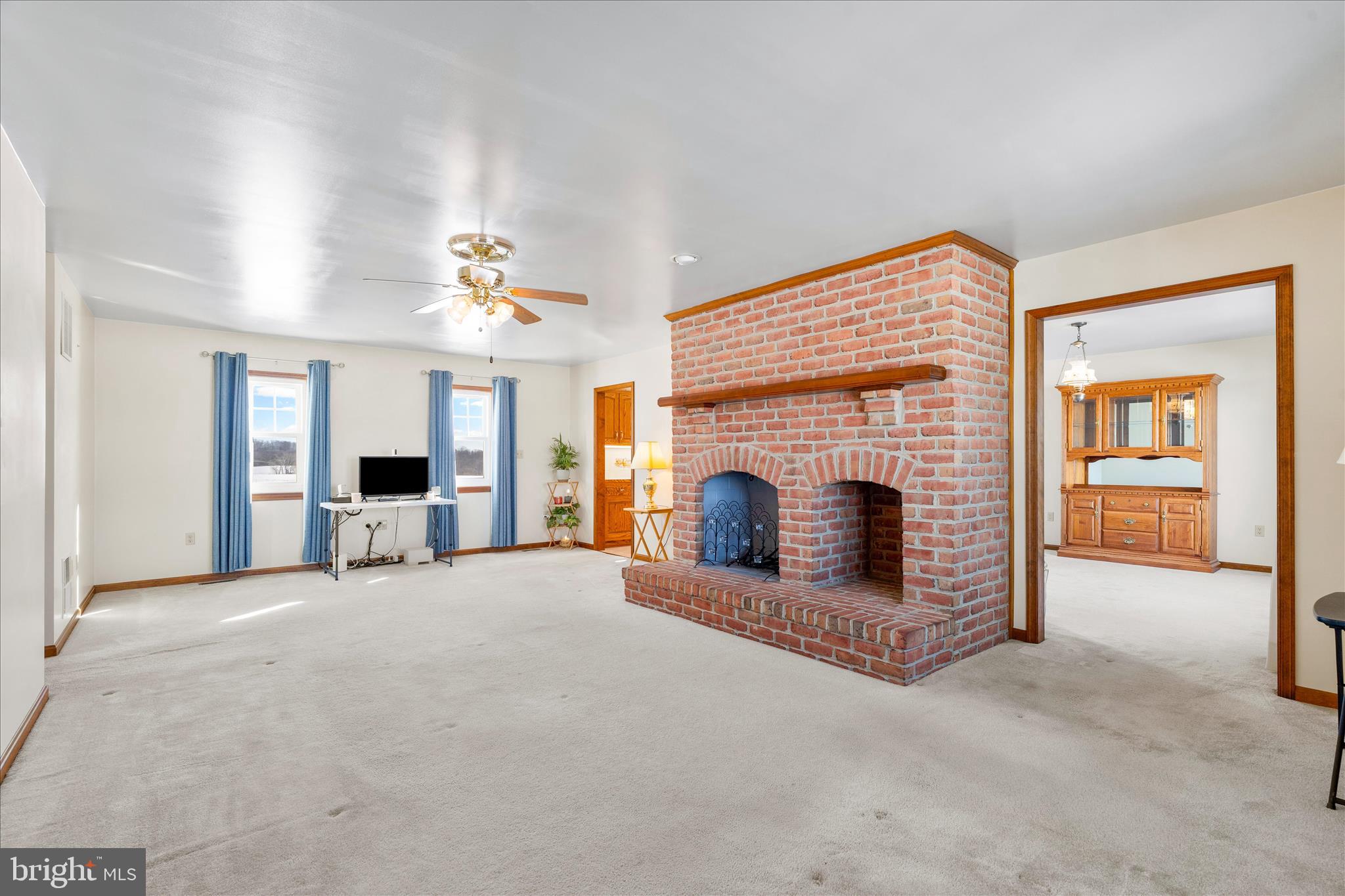 11997 Cregger Road Keymar, MD 21757 - Photo 17 of 104 Living Room