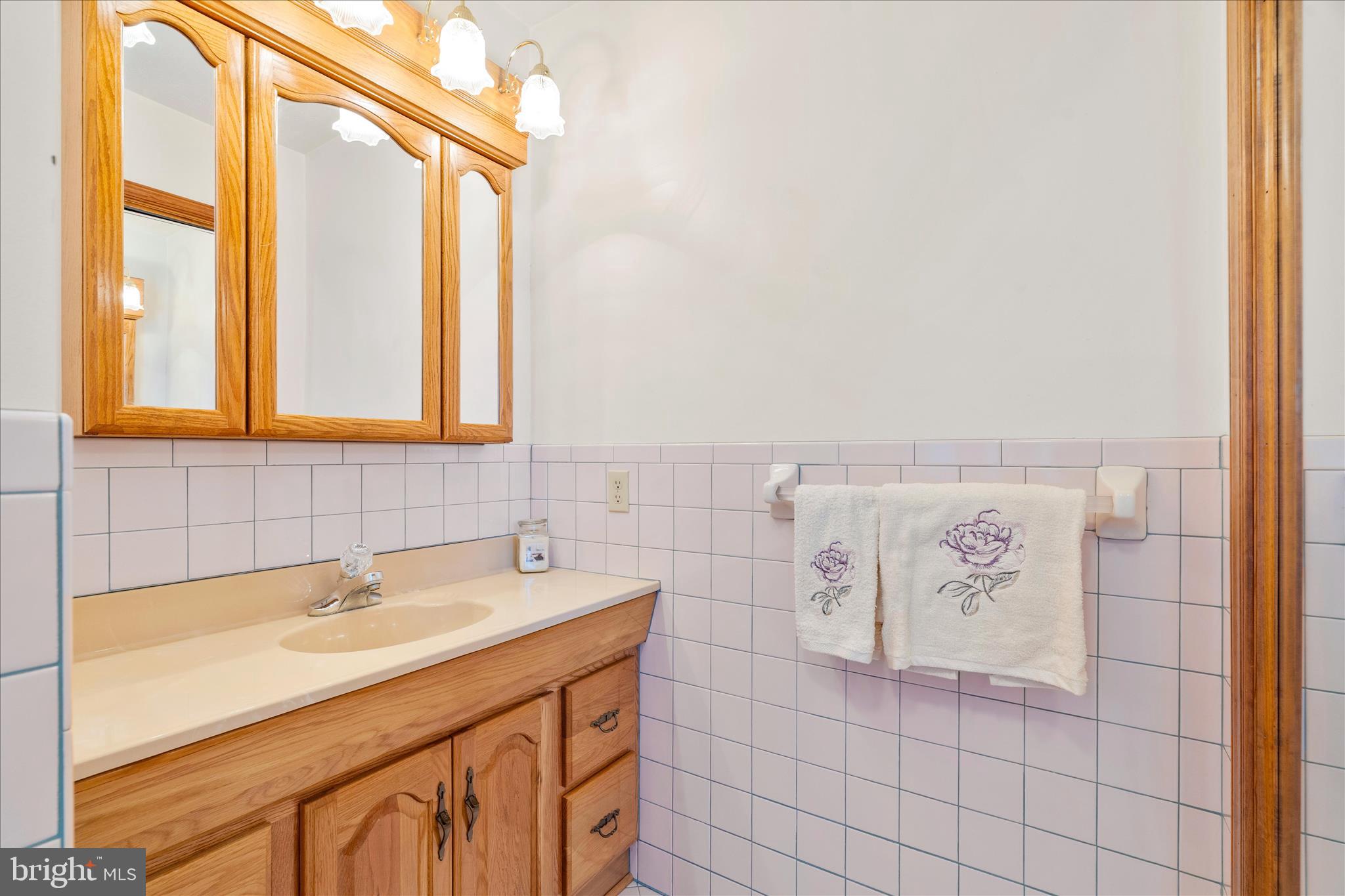 11997 Cregger Road Keymar, MD 21757 - Photo 50 of 104 Upper Level Bath