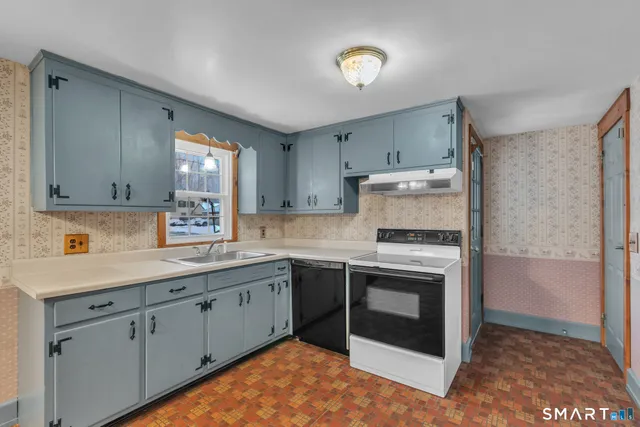 $250,000 | 8 Howard Drive, Windham, CT 06226