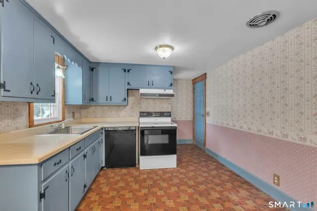 $250,000 | 8 Howard Drive, Windham, CT 06226