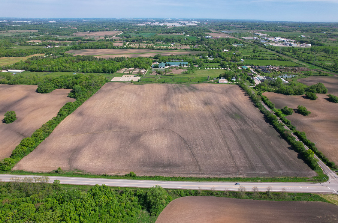 41616 North Delany Road Wadsworth, IL 60099 - Photo 4 of 37 an aerial view of a yard
