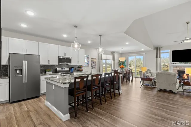 $675,000 | 145 Royal Inverness Parkway, Dardenne Prairie, MO 63368