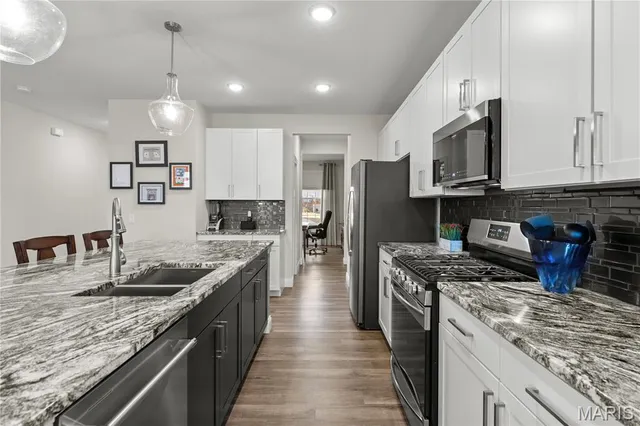 $675,000 | 145 Royal Inverness Parkway, Dardenne Prairie, MO 63368