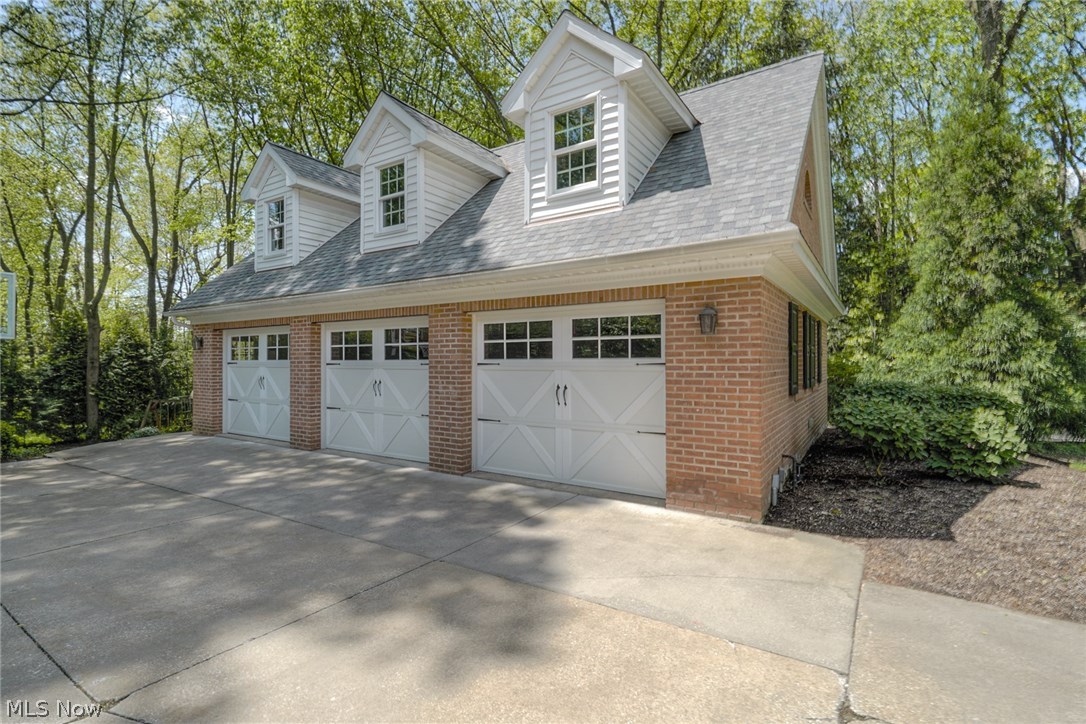 2280 Stockbridge Road Akron, OH 44313 - Photo 29 of 33 Carriage house - with 3 car garage (2 car attached to house ) and completely finished room on second floor with full bathroom