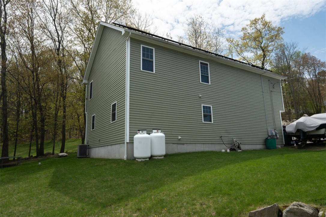 230 Manila Avenue Woonsocket, RI 02895 - Photo 4 of 24