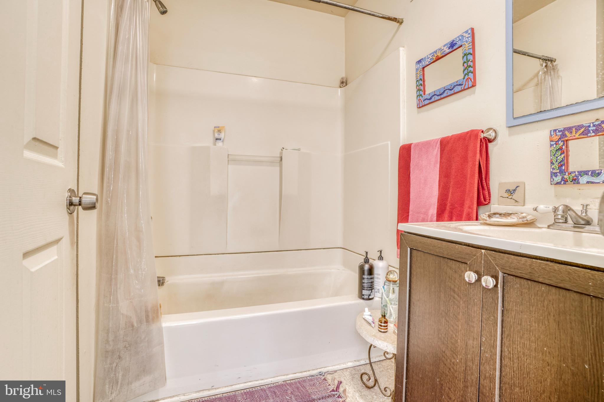 2017 East Baltimore Street Baltimore, MD 21231 - Photo 13 of 43 1st floor unit bath