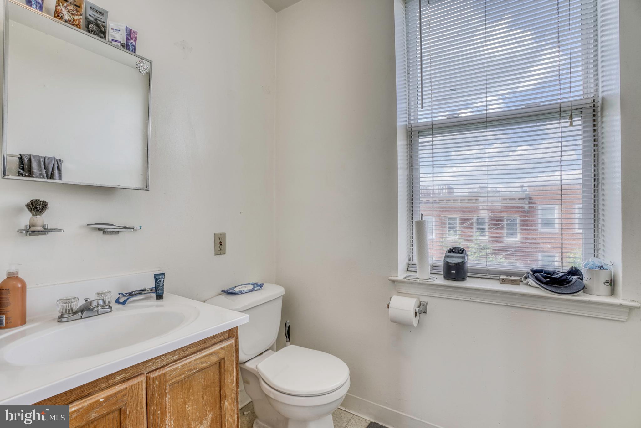 2017 East Baltimore Street Baltimore, MD 21231 - Photo 30 of 43 Upper level unit bath 1