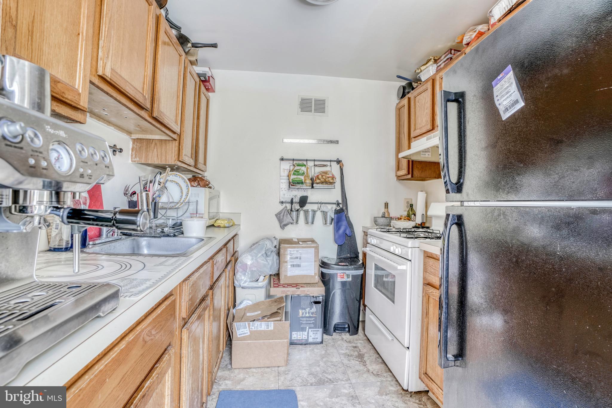 2017 East Baltimore Street Baltimore, MD 21231 - Photo 40 of 43 Upper level unit kitchen