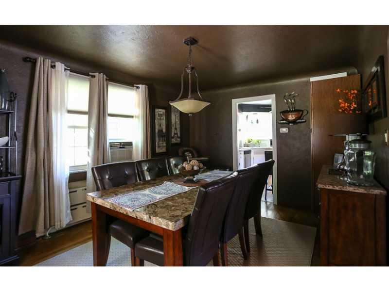 216 East Elmhurst Road Green Tree, PA 15220 - Photo 12 of 25 Dining Room.