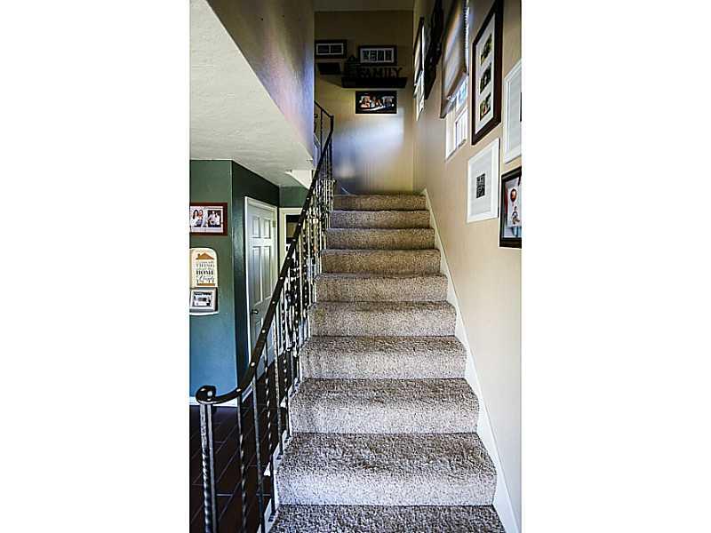 216 East Elmhurst Road Green Tree, PA 15220 - Photo 24 of 25 Entry/Foyer.