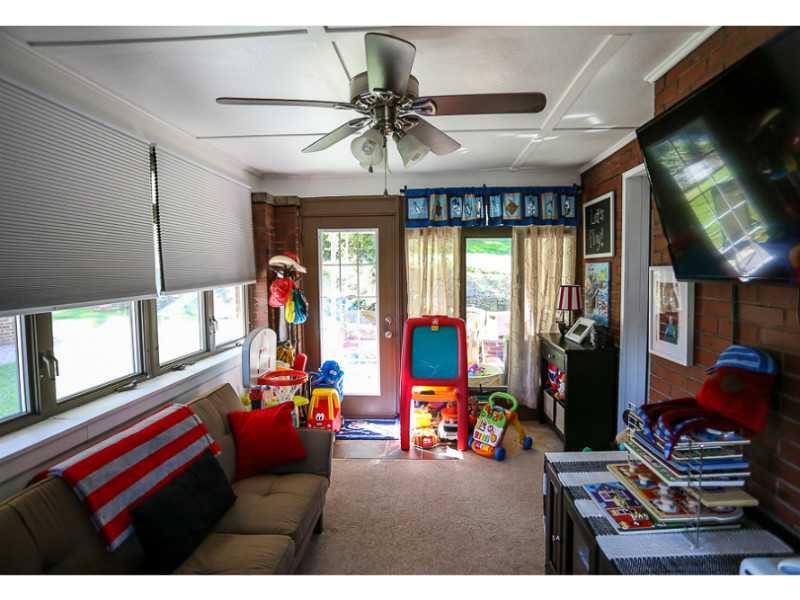 216 East Elmhurst Road Green Tree, PA 15220 - Photo 5 of 25 Other.