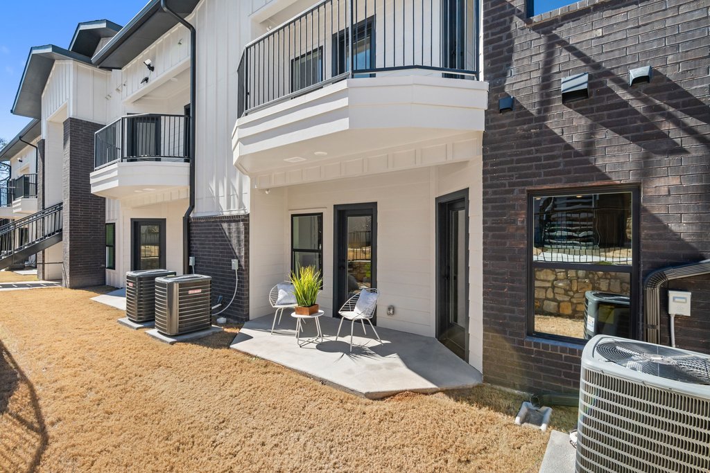 2450 Wickersham Lane, Unit 1927 Austin, TX 78741 - Photo 23 of 40
