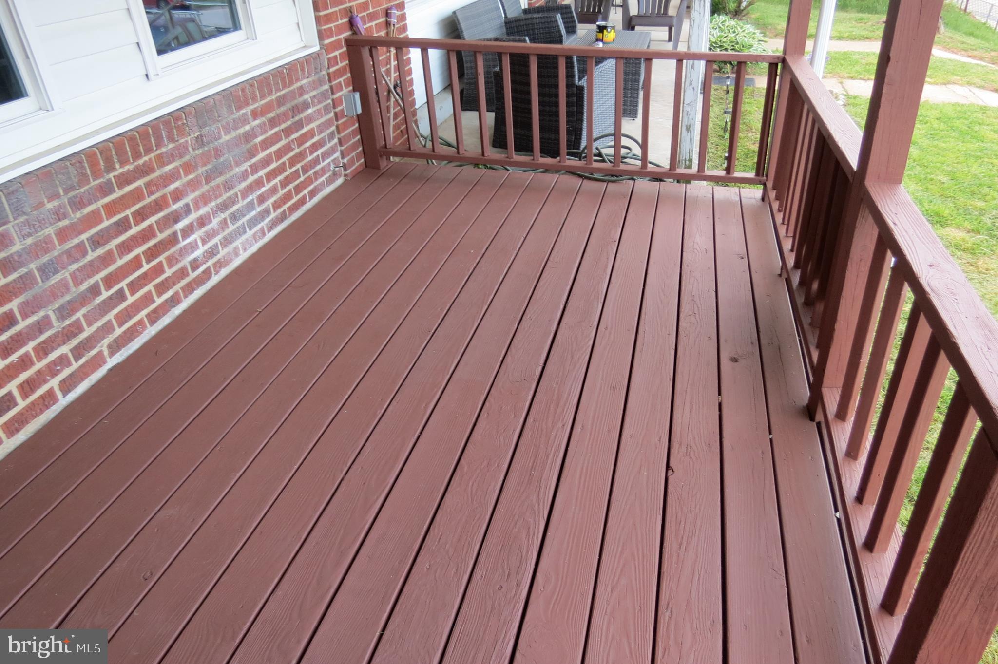 7950 Wynbrook Road Baltimore, MD 21224 - Photo 4 of 22 Relax on the front porch