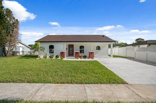 $498,000 | 8405 Woodlake Drive, Tampa, FL 33615